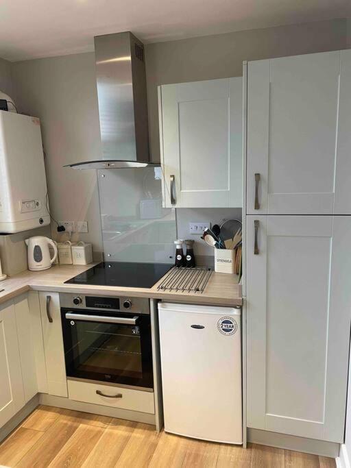 Cosy James Street Park 2 Bedroom, Ground Floor Apartment, Garden Хеленсборо Экстерьер фото